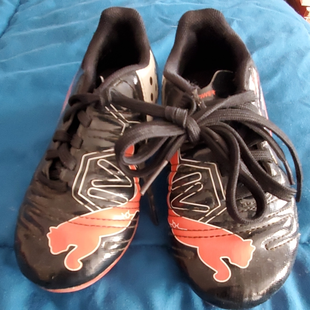 Kids size 11 cleats